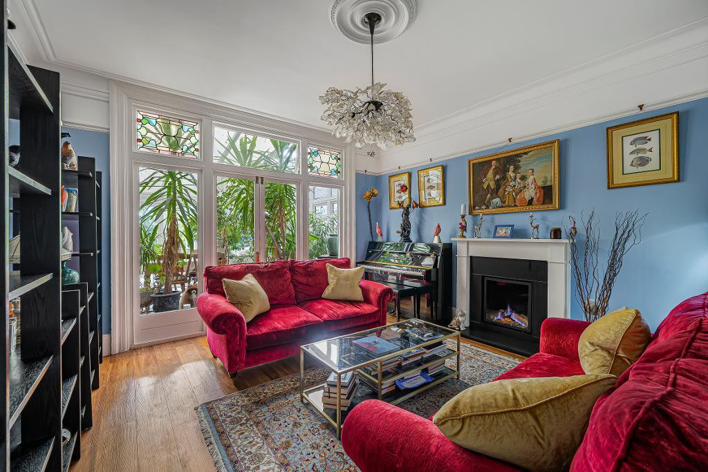 REAR RECEPTION ROOM