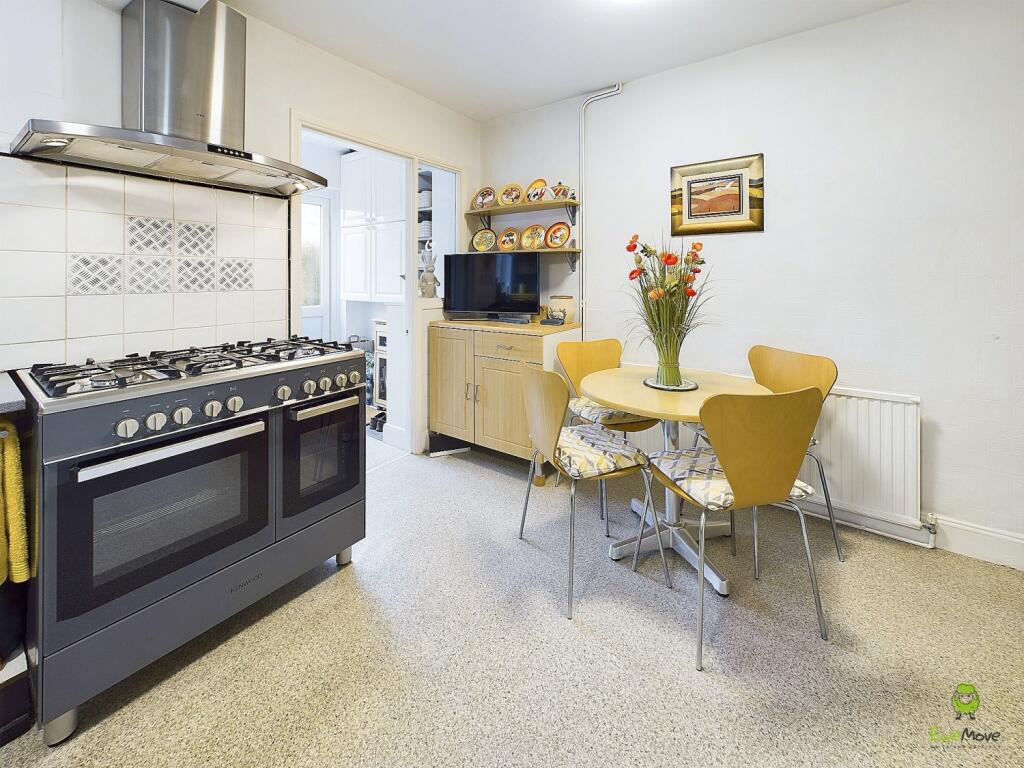 CAM04399G0-PR0029-STILL009