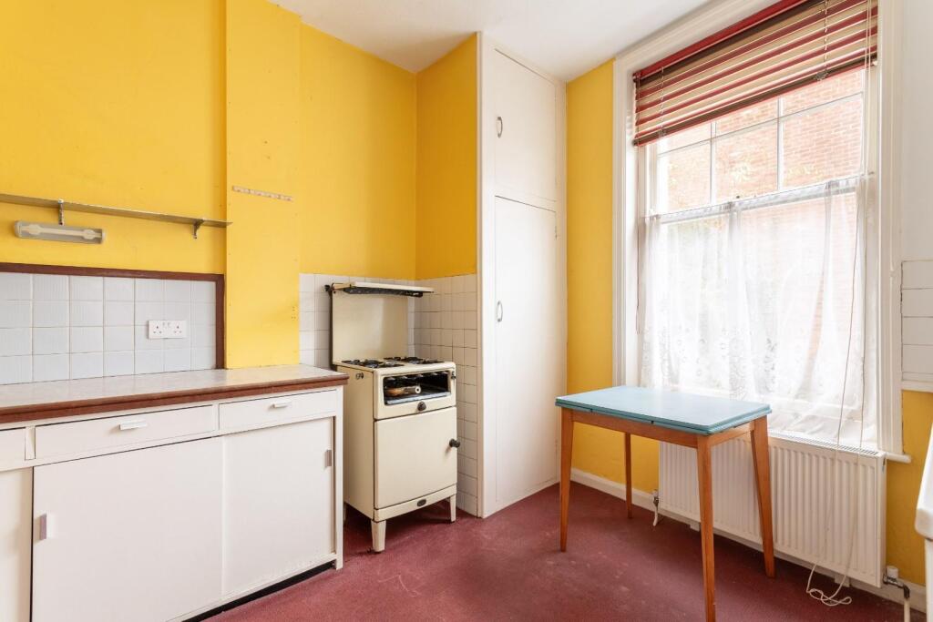 kitchen (2).jpg