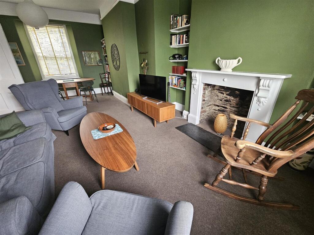 Lounge Dining Room.jpg