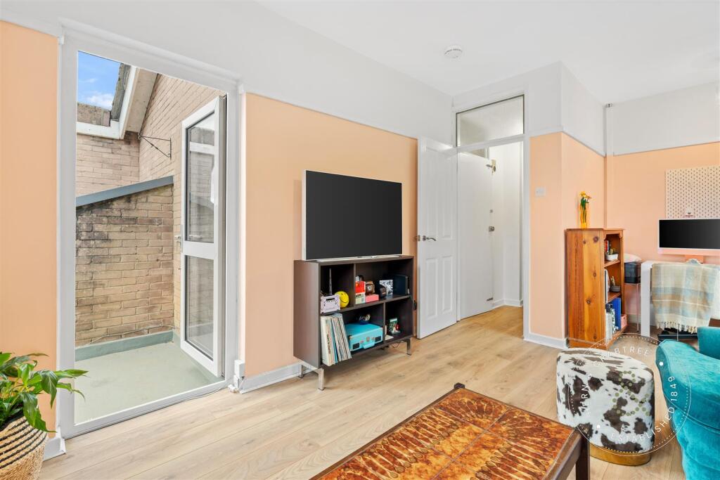 Linnet Close, Hern Crabtree (15).jpg