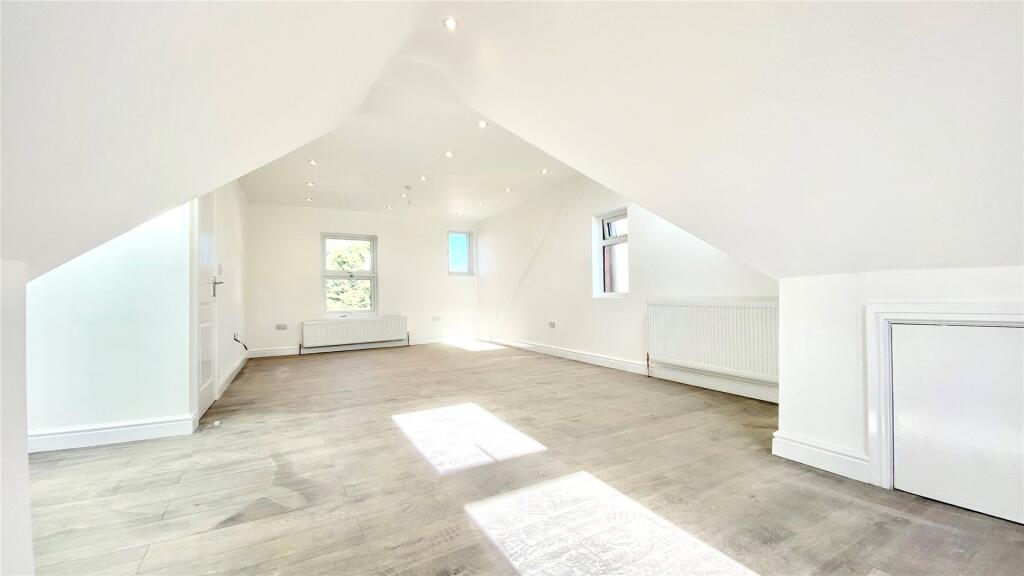 Bedroom/Living Area