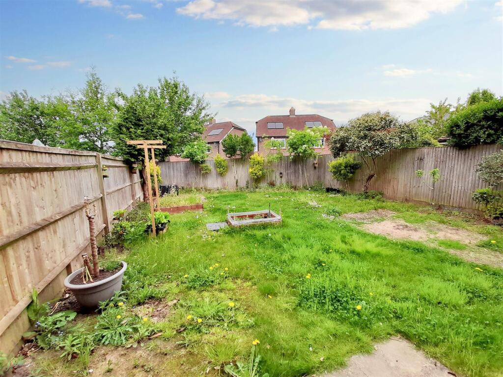 Rear garden 3 new.jpg