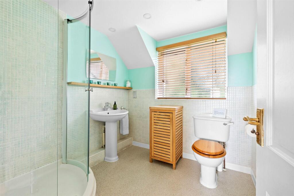 2 Bathrooms