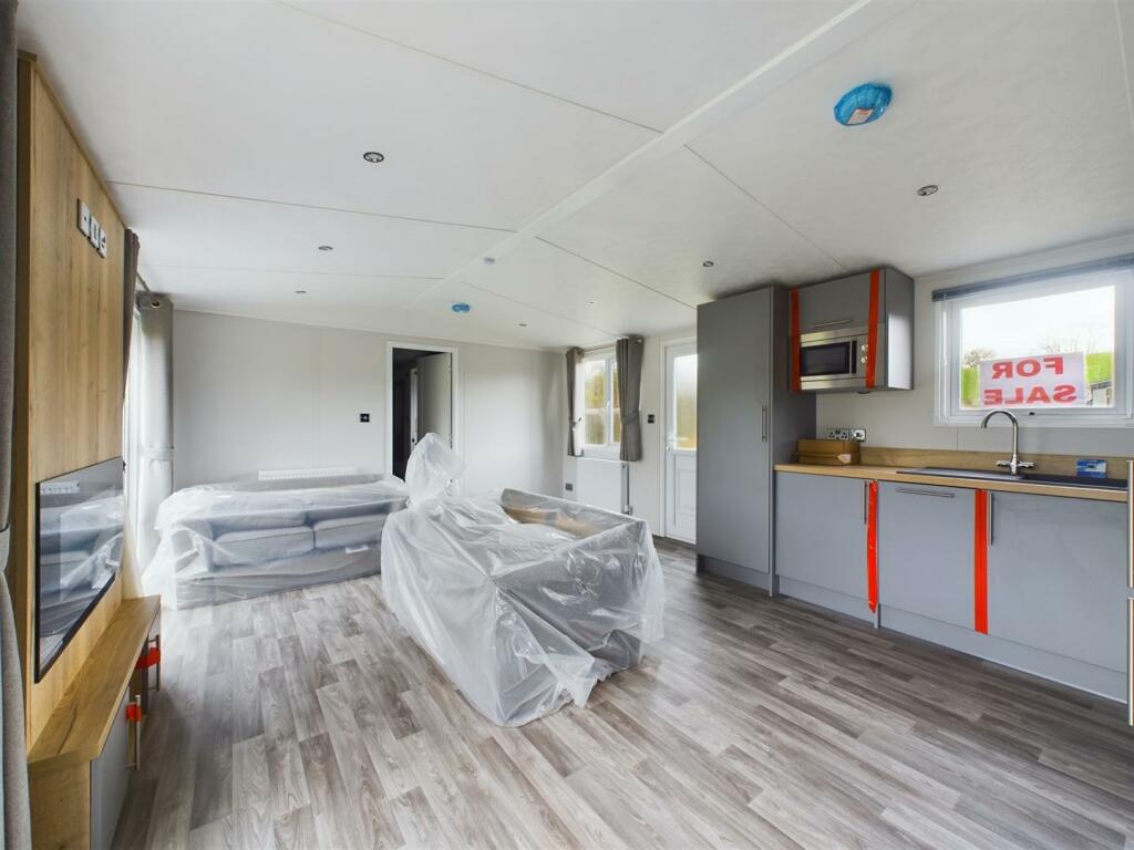 Open Plan Lounge/Kitchen/Diner