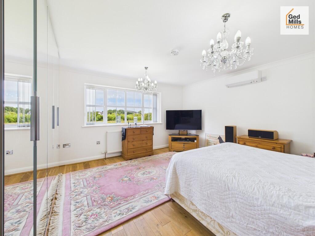 CAM04261G0-PR0083...