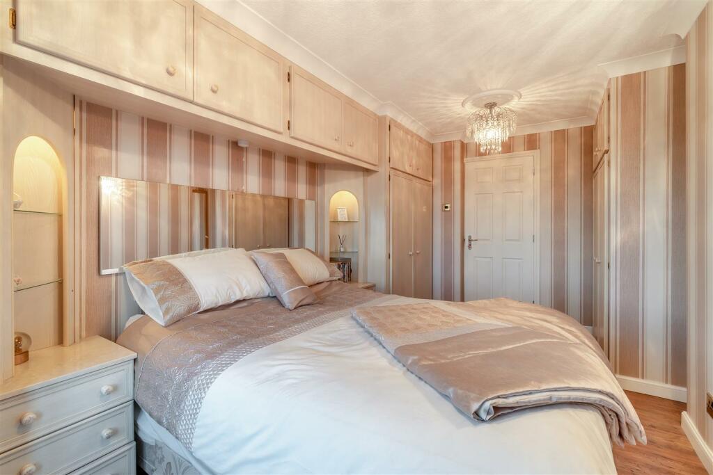 8576940-interior37.jpg