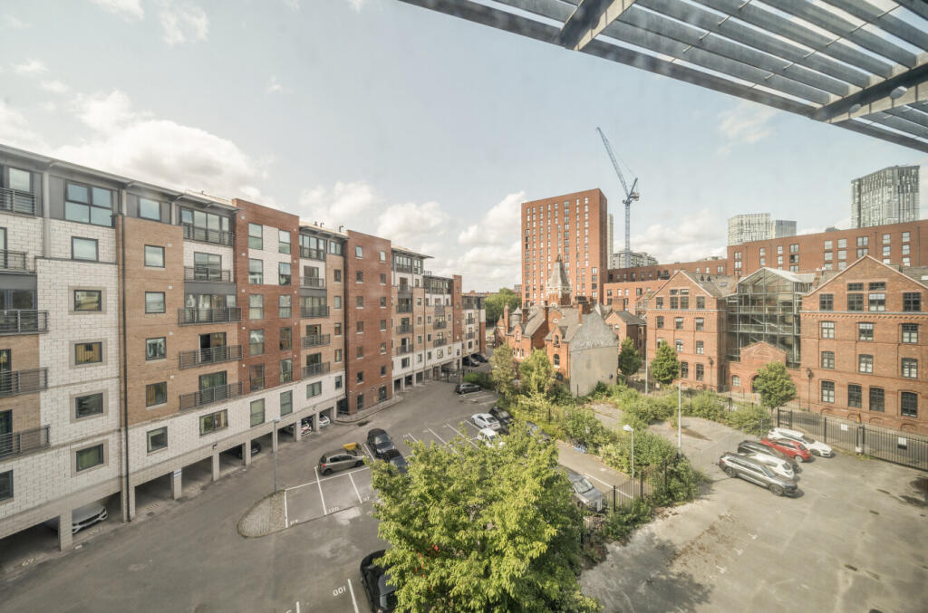 1285636-15-684072...