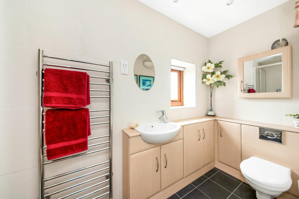 BEDROOM ONE EN-SUITE