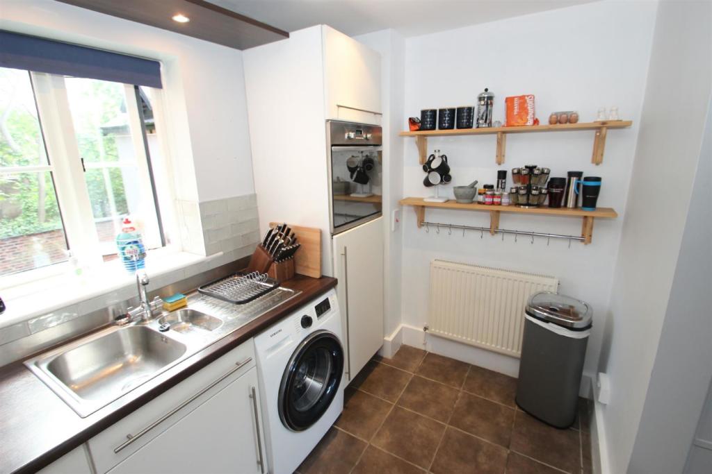 Breakfast Kitchen 2