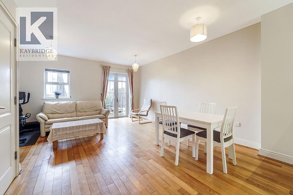 Beaumont Drive KT4 8FE