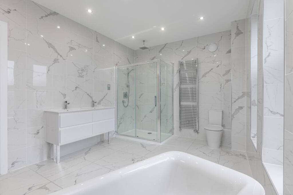 Ensuite - Primary Bedroom