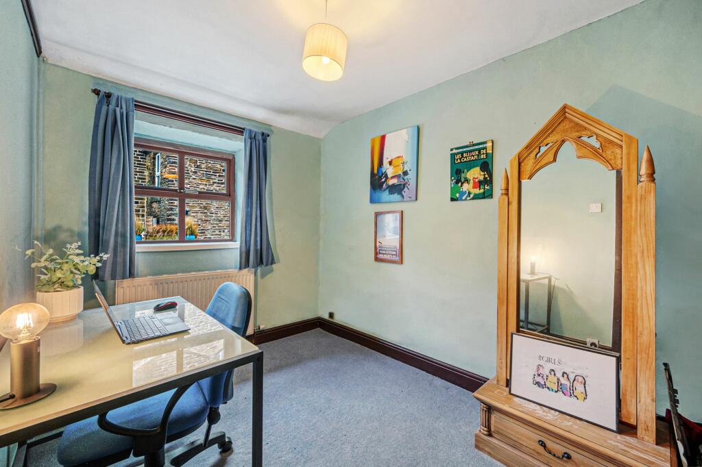 Bedroom 2 / Office