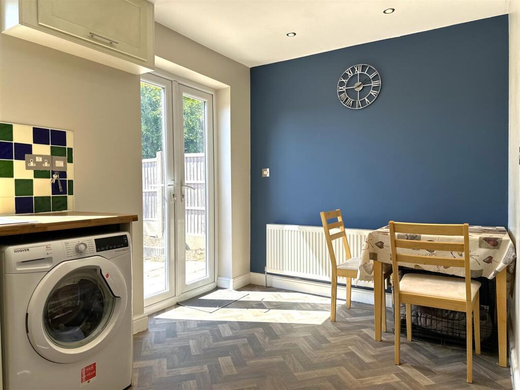 Dining Area With French Doors 478