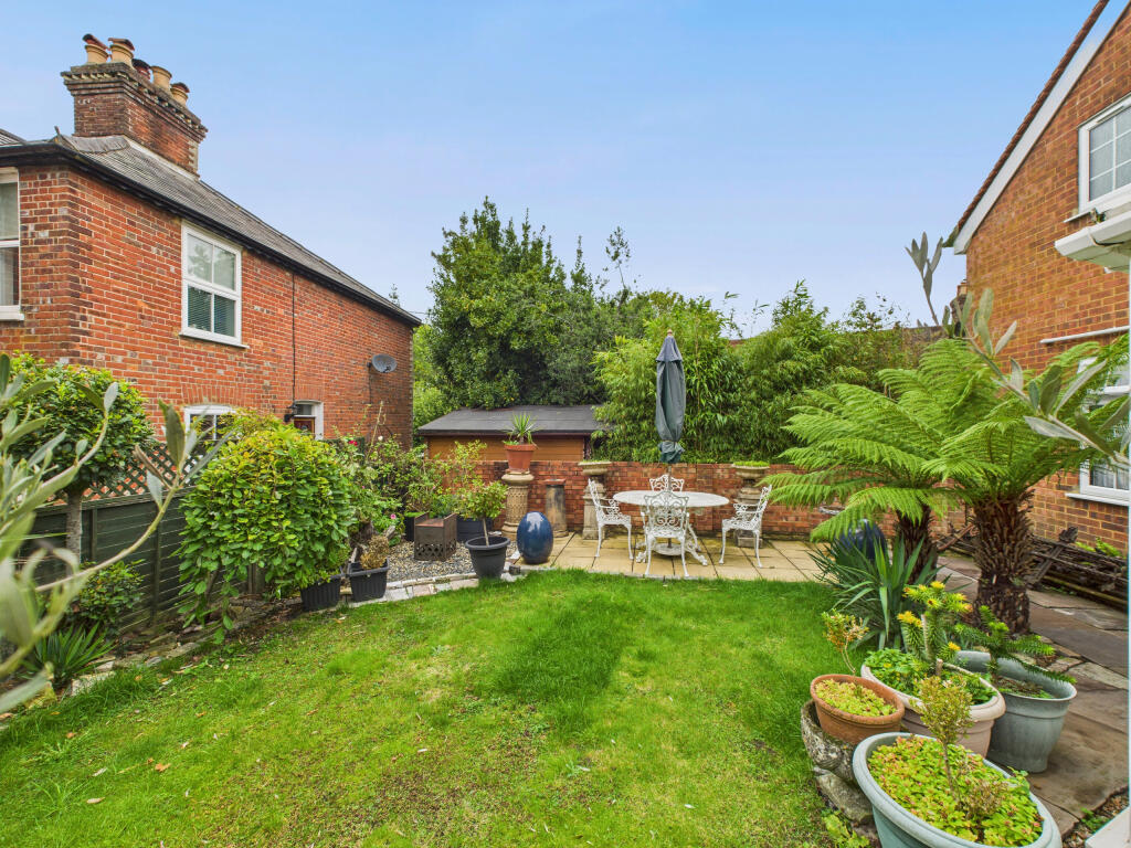 CAM02909G0-PR0488-STILL023