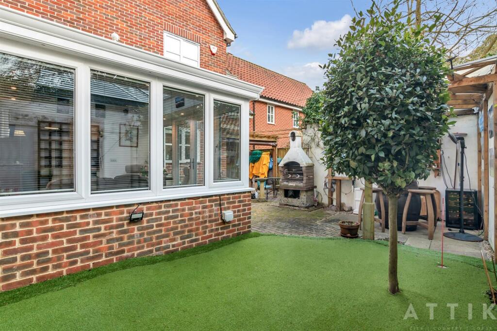 8 Blyth Mews, Halesworth, IP19 8FB (39).jpg