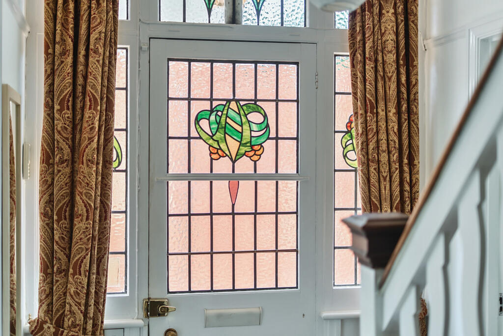 1333985-18-689200...