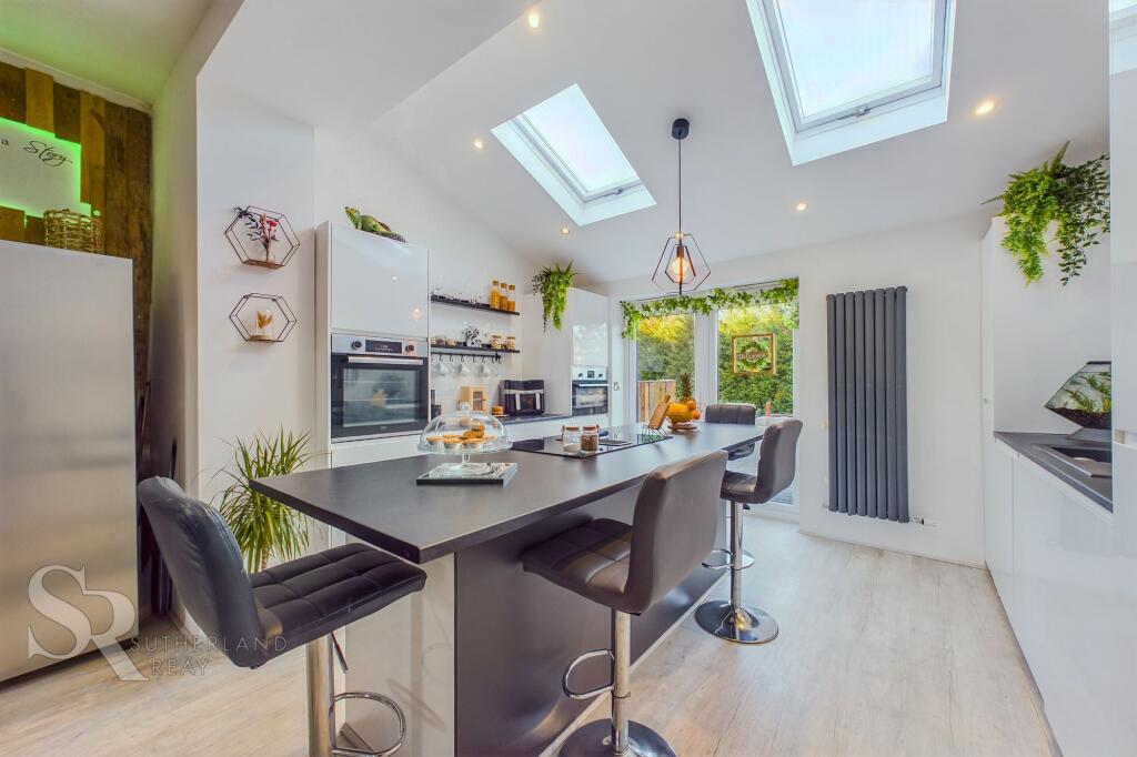 Kitchen Diner / Snug