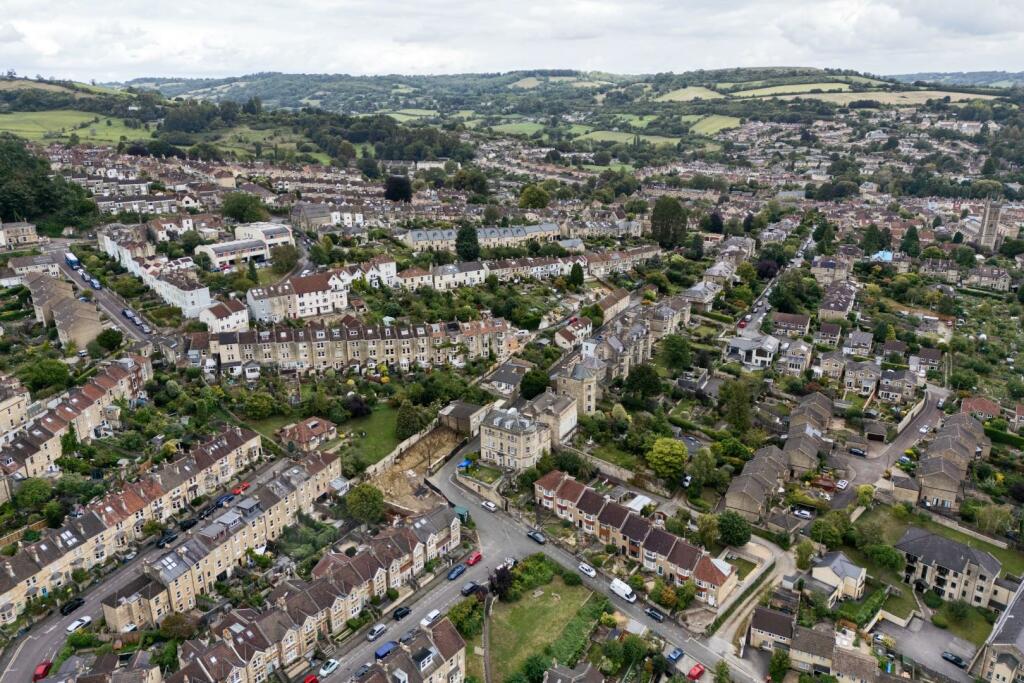 Flat 5, 28, Upper East Hayes Bath, BA1 6LP - Aeria