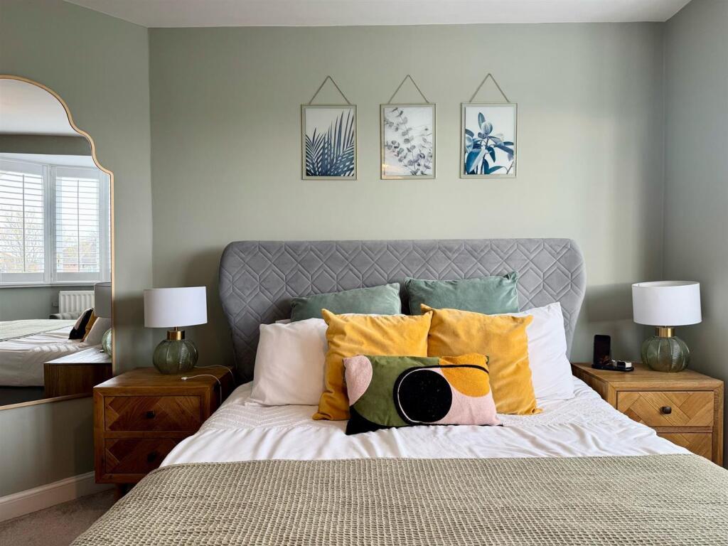 Master bedroom (5).jpg