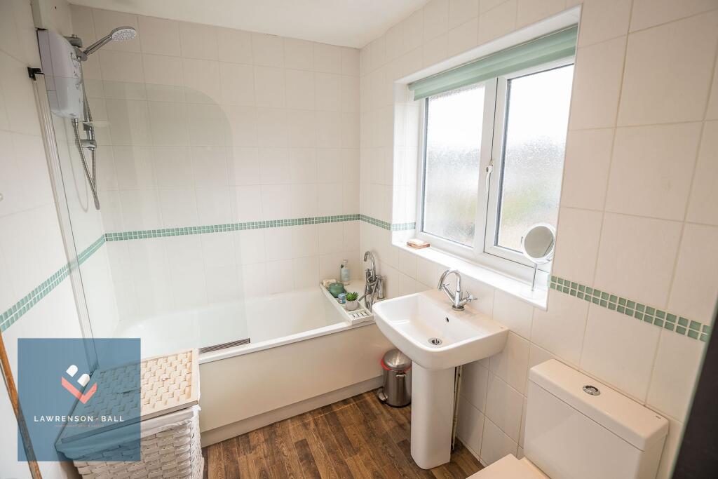 En-Suite Bathroom