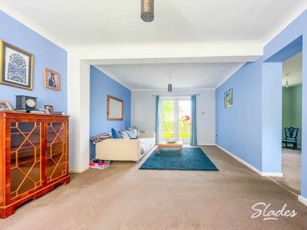 103 Meadway lounge 2