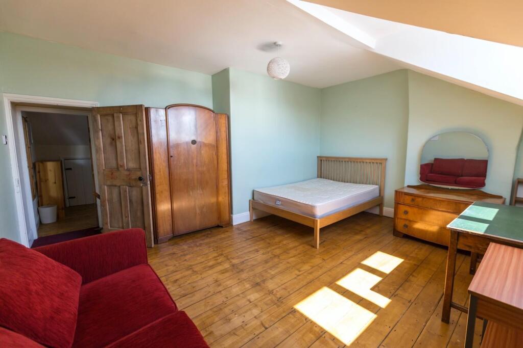 128-Crookesmoor-Road-Room 3.jpg