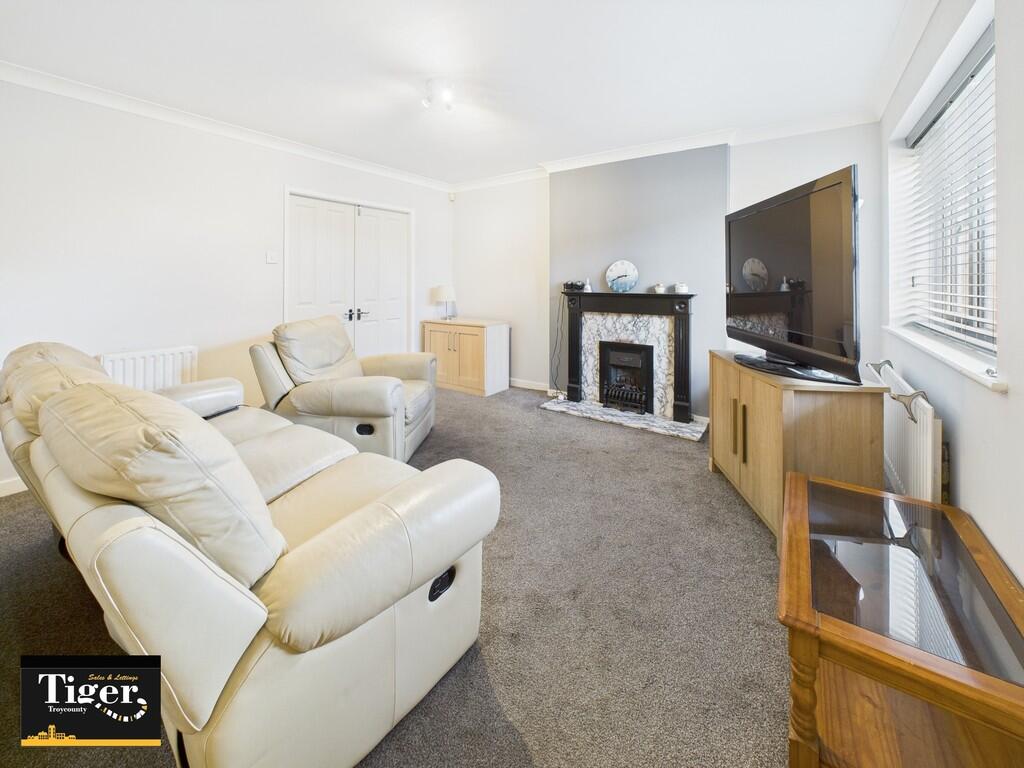 CAM02176G0-PR0495...