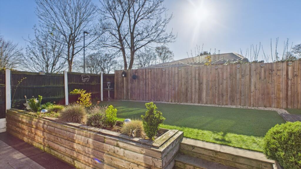 CAM02351G0-PR0064-STILL016