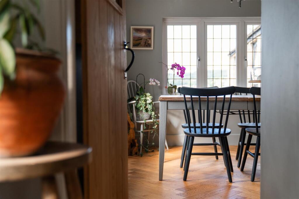 Dining Room-7.jpg