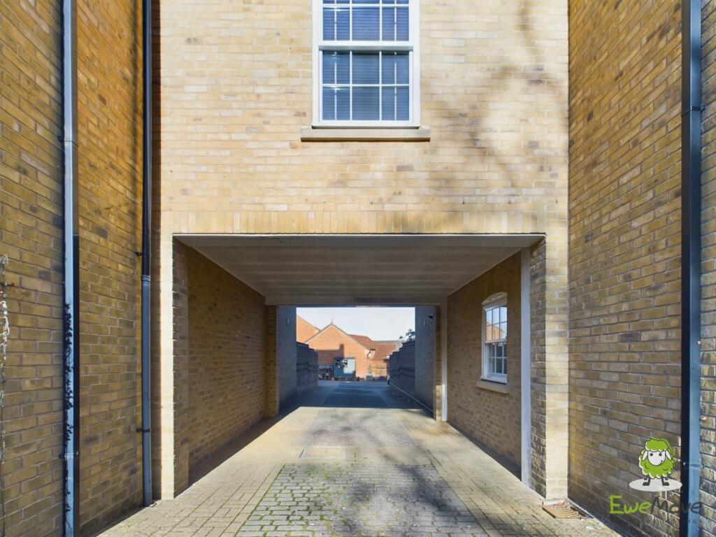 EweMove Basingstoke Rockbourne Road Entrance to Pa