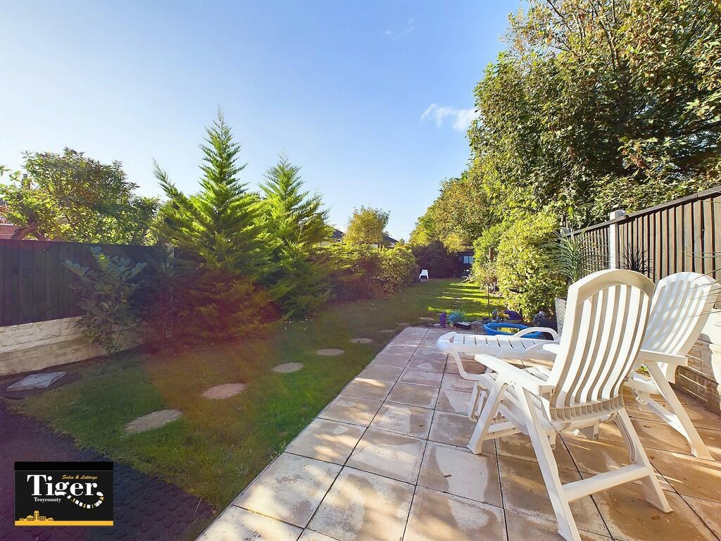 CAM02176G0-PR0359...