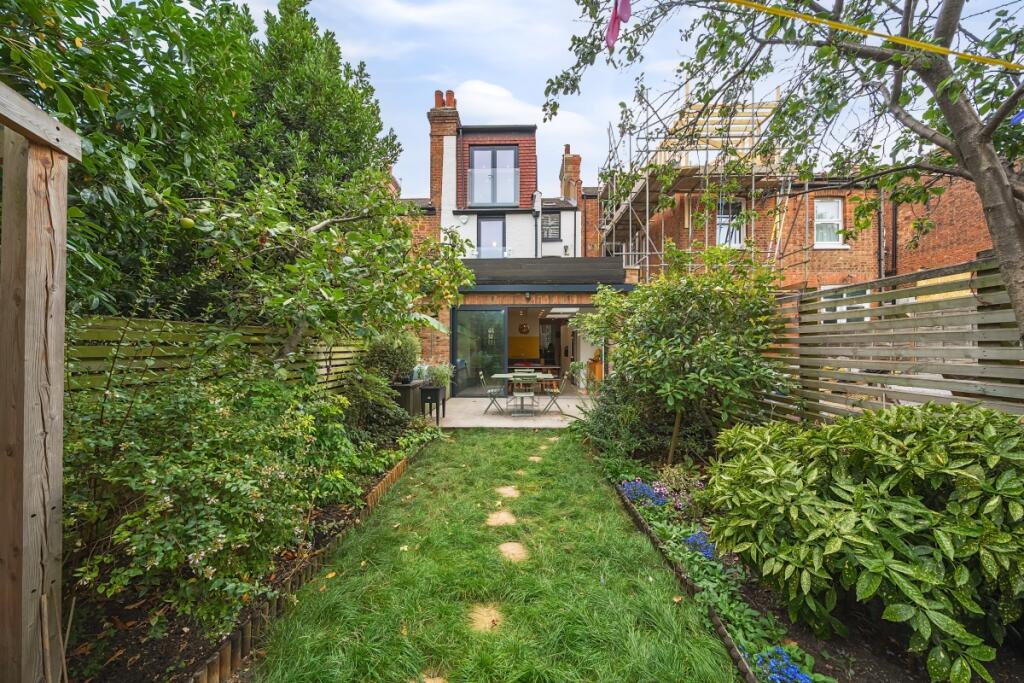 1342879-12-68a5b1...