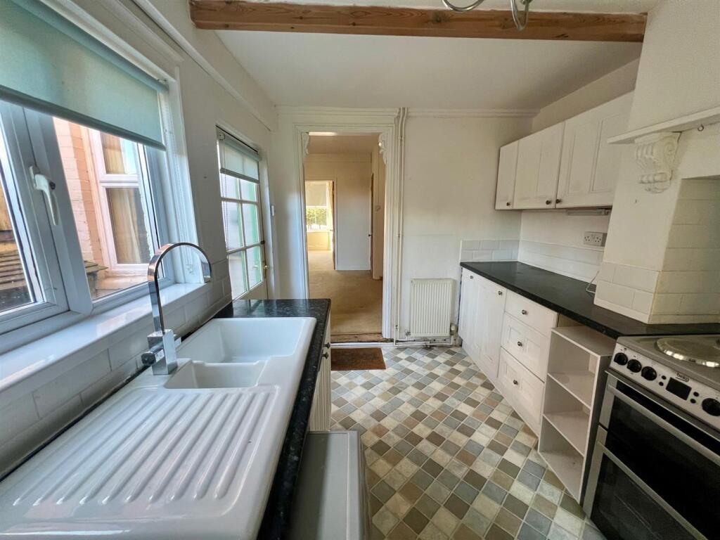 kitchen rear.jpg