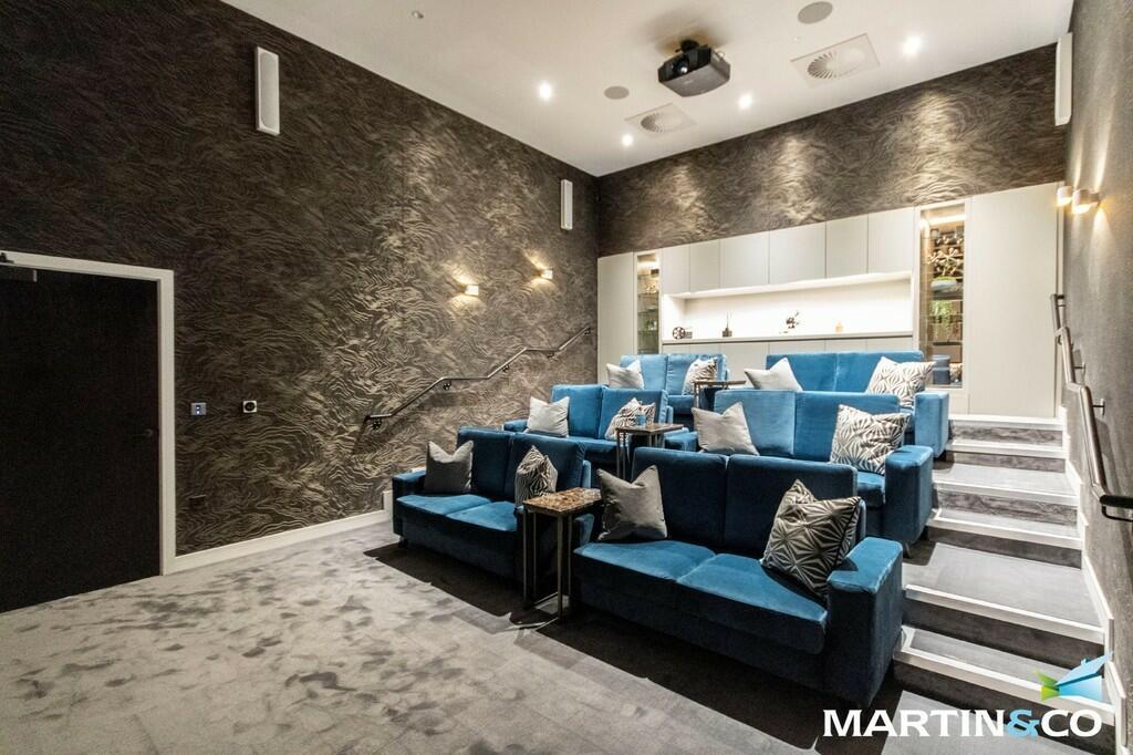 IMG_17230_23_larg...