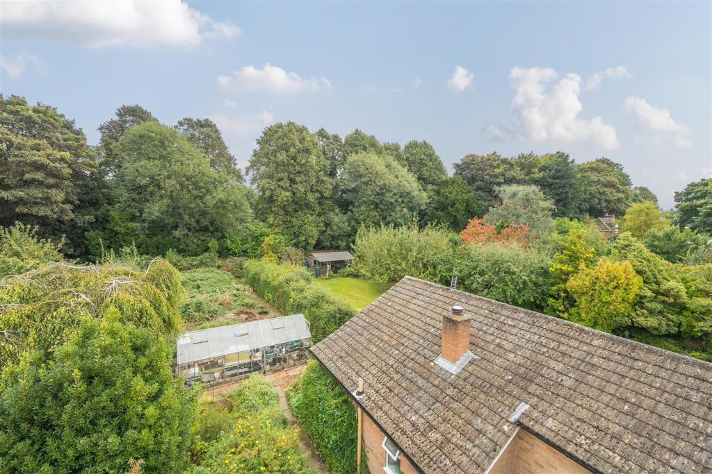 39 High Street, Whittlebury