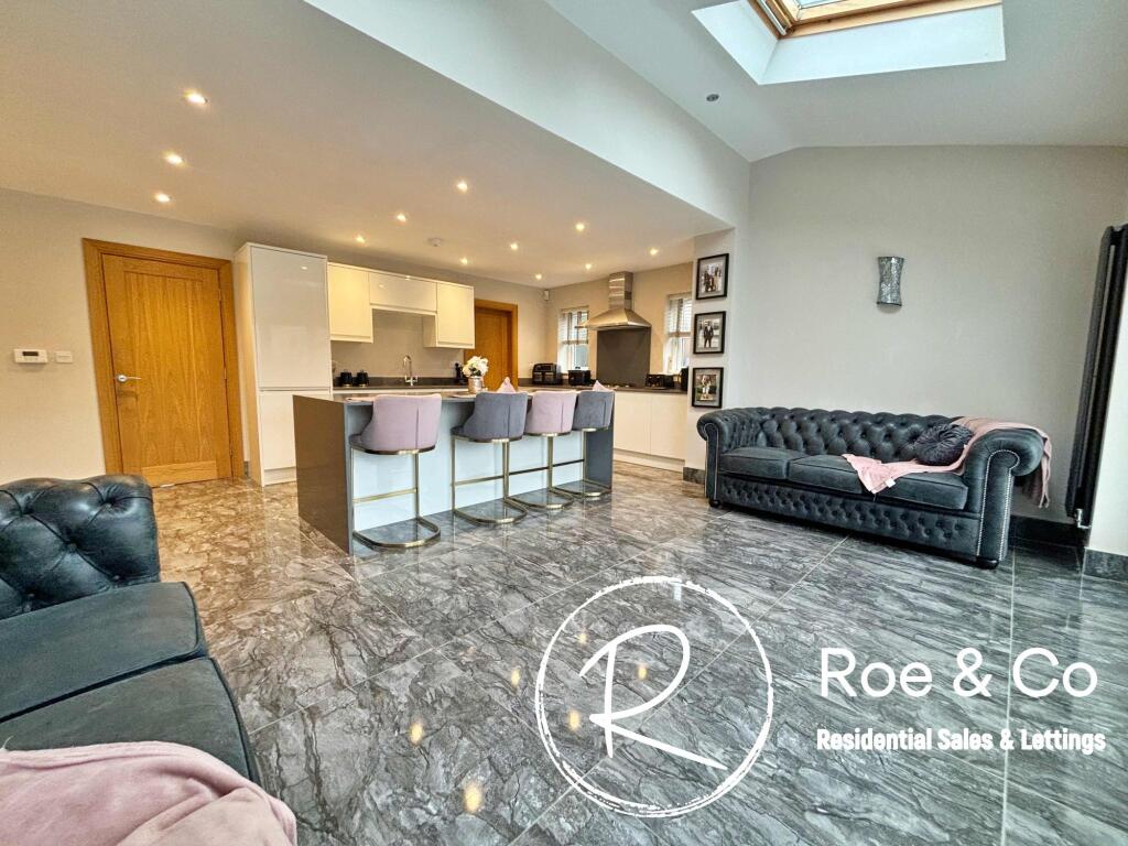 Kitchen/Diner/Family room