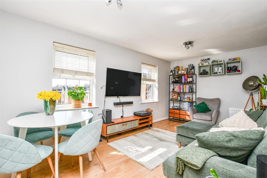 Living Room 1.jpg