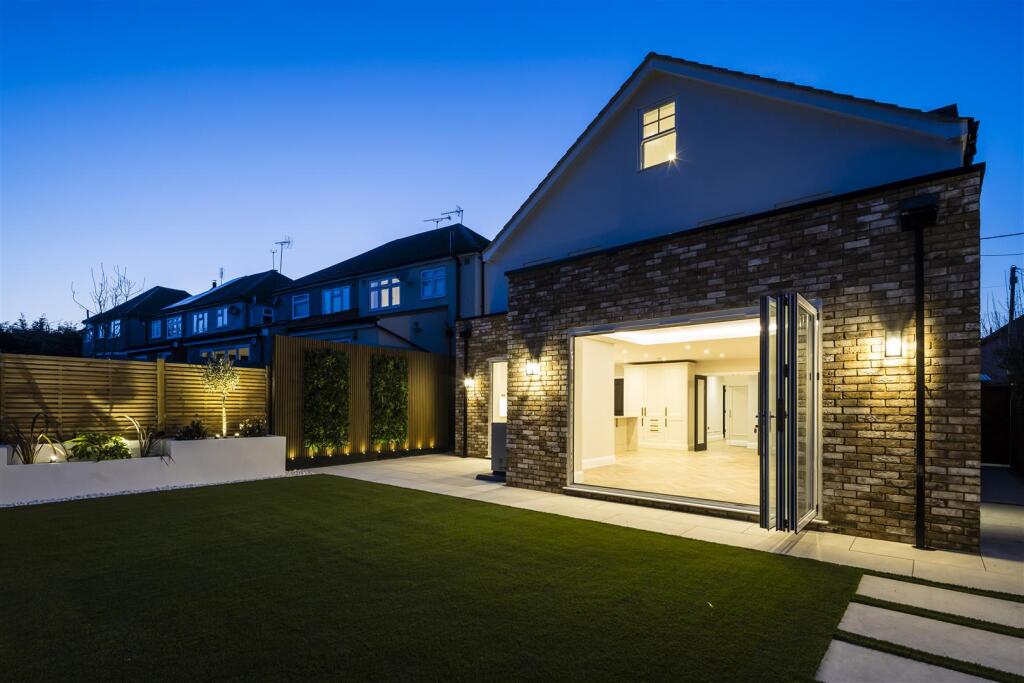 1 Cavell Road-4227.jpg