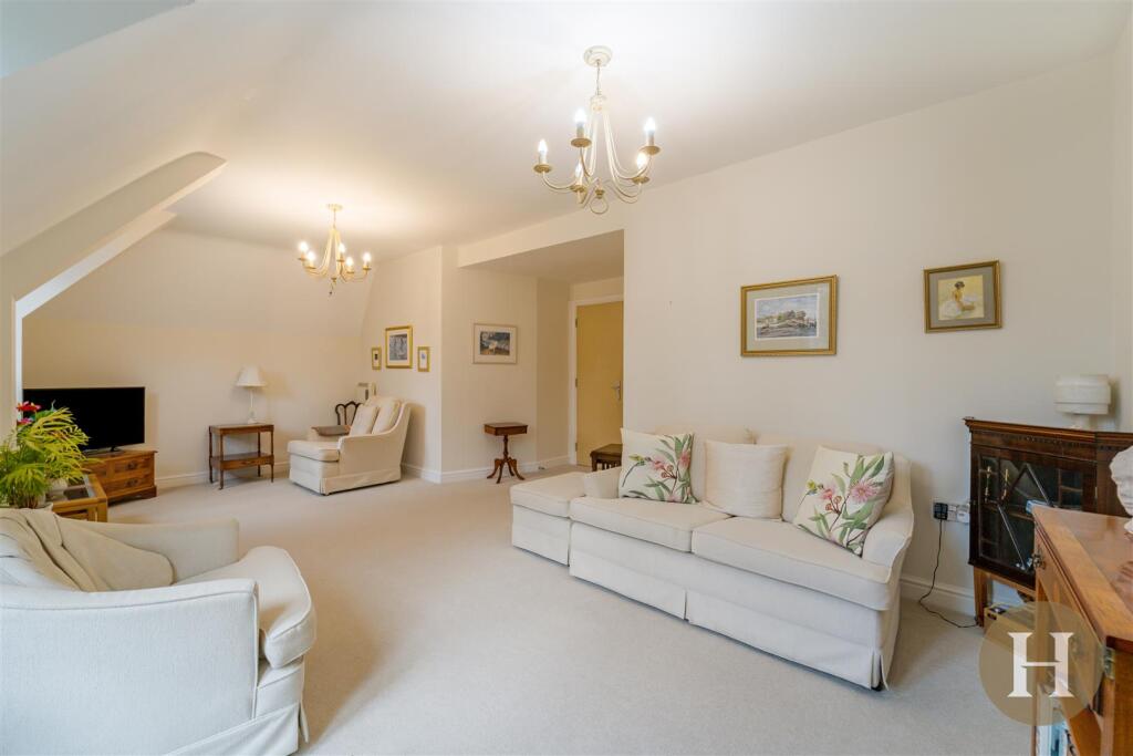 Hadleigh Estate Agents-14.jpg