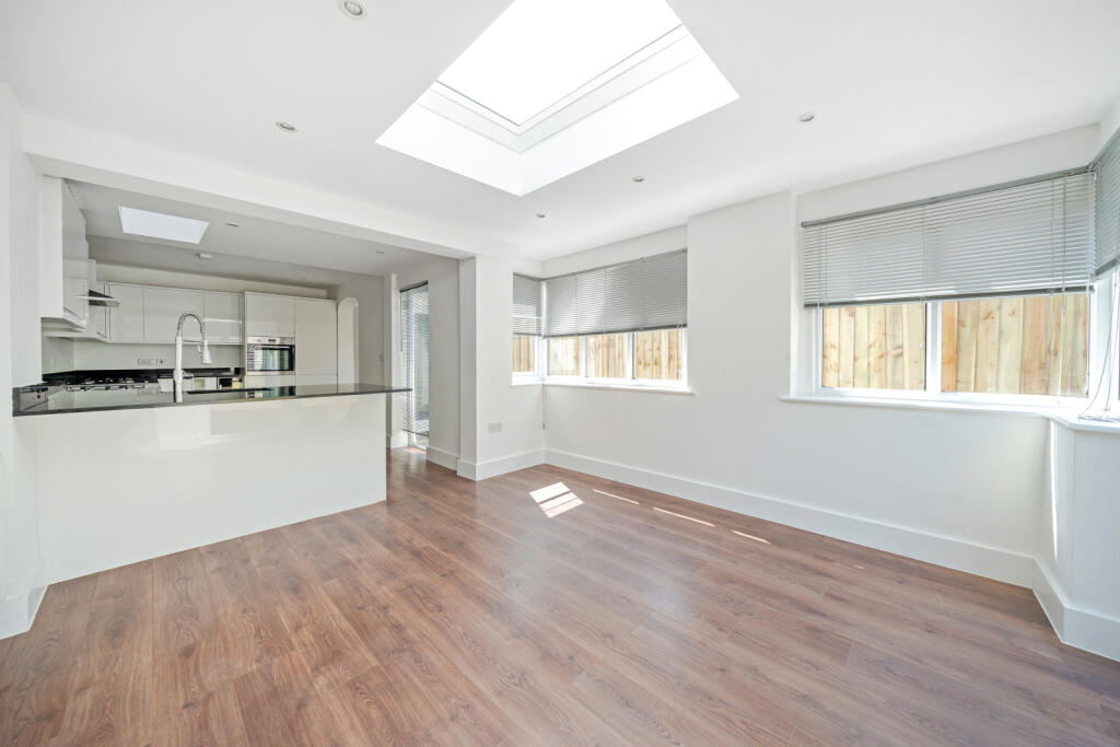 Kitchen/Breakfast Rm