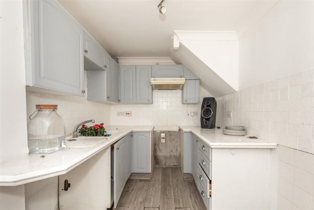 11 Sandringham Mews-12.jpg