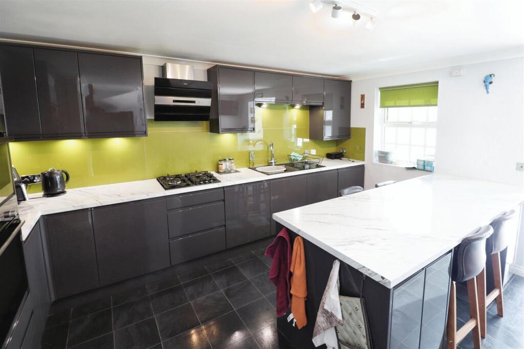 Kitchen/Breakfast Room