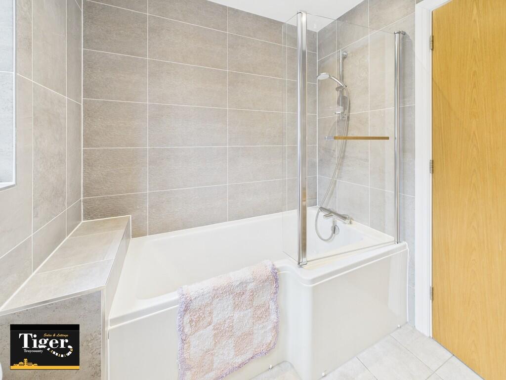 CAM02176G0-PR0507...