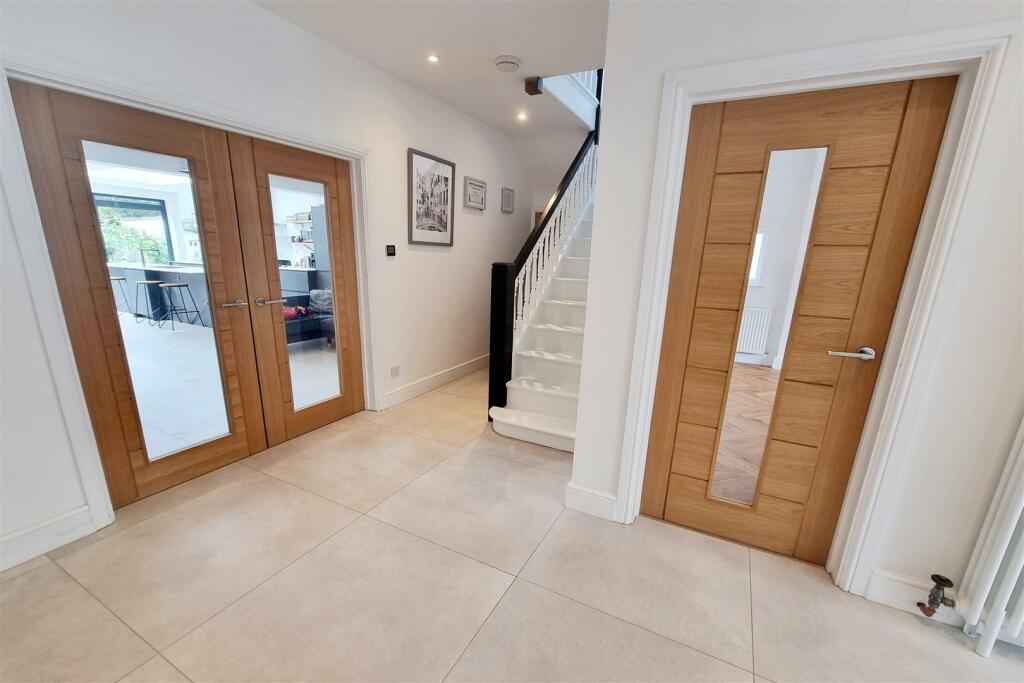 ENTRANCE HALL: PIC. 2