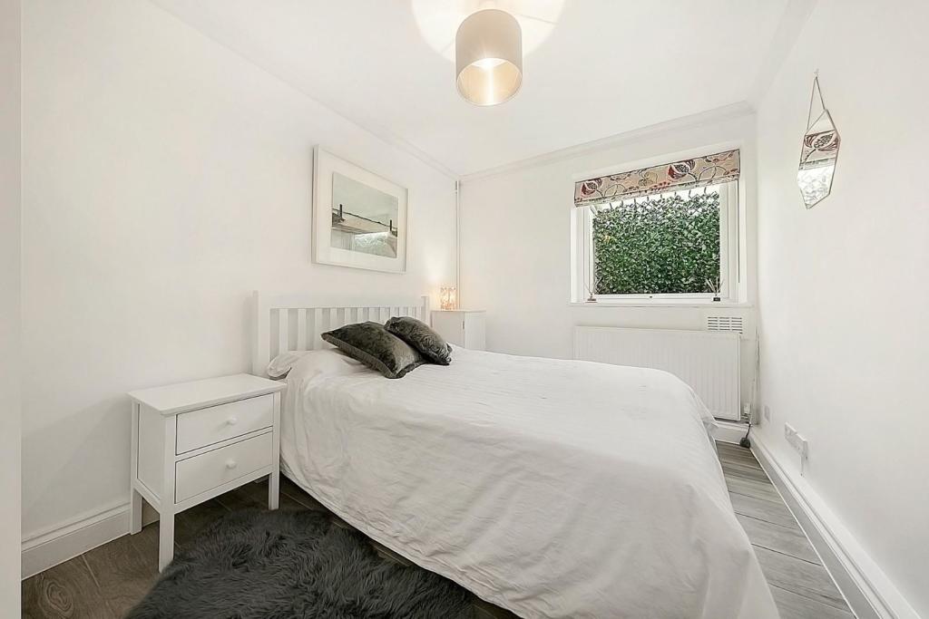 Bedroom One.jpg
