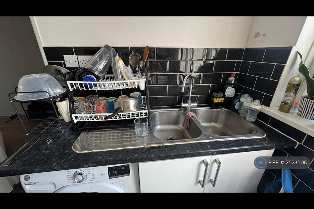 Kitchen-Sink Side