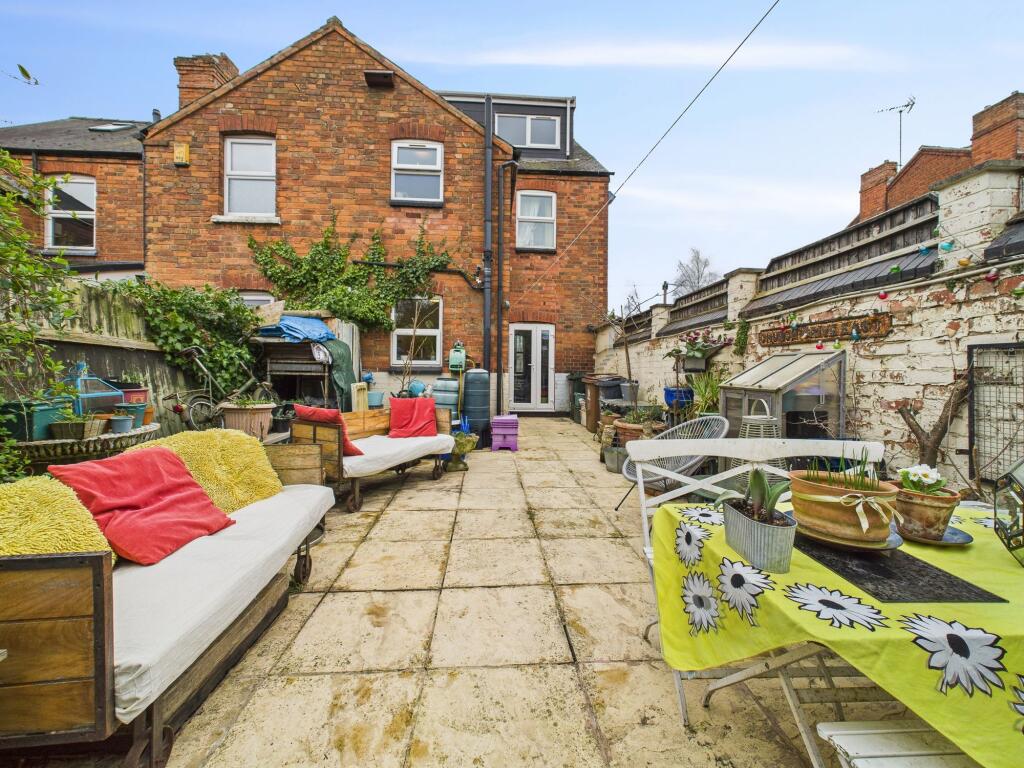 Rear Courtyard Garden