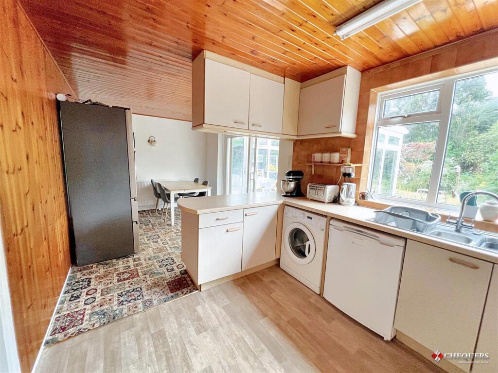 Kitchen/ Breakfast room