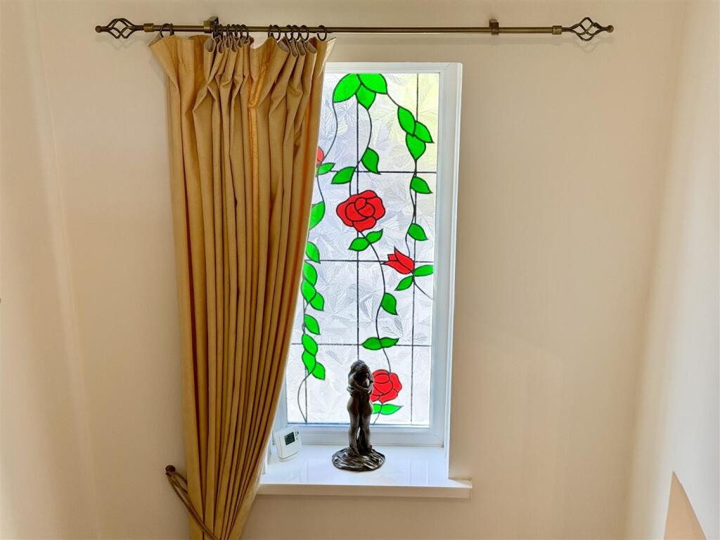 FIRST FLOOR STAIRS AND LANDING